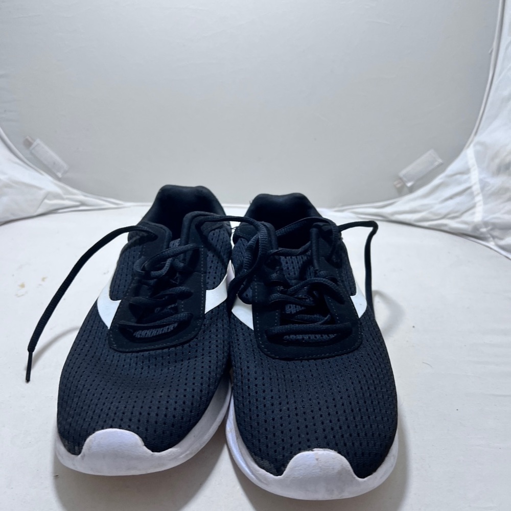 men’s athletic running shoes size 7.5